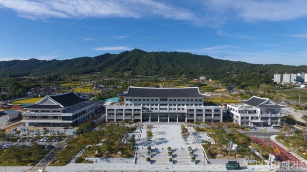 예천군청 전경.